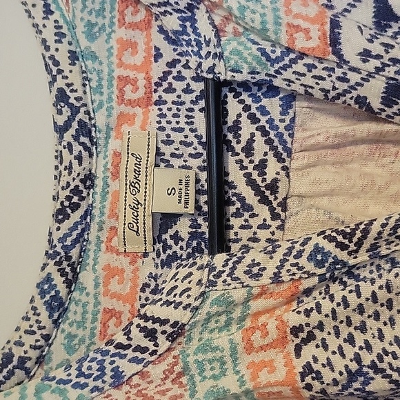 Multi color blouse with shell buttons - Picture 2 of 4